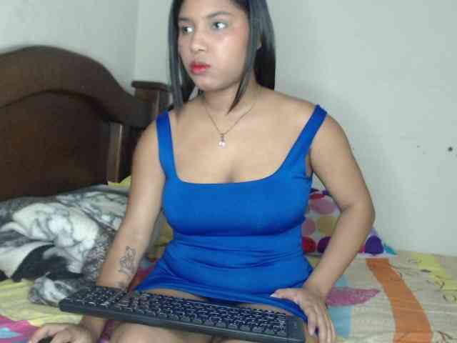 naomi-west webcam