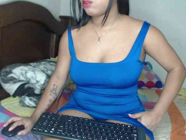 naomi-west bongacams