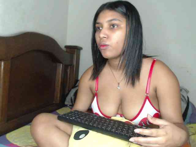 naomi-west webcam