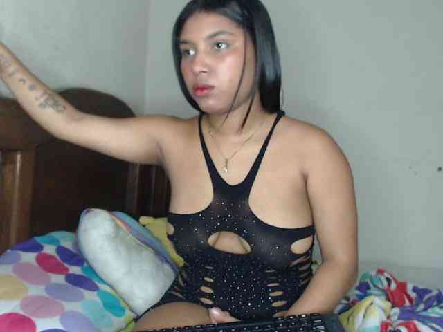 naomi-west webcam