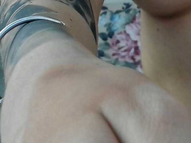 le modèle Megansin est en webcam porno dans un show sur le site bongacams, il possède les tags suivants: White/Caucasian,Brunette,Shaved