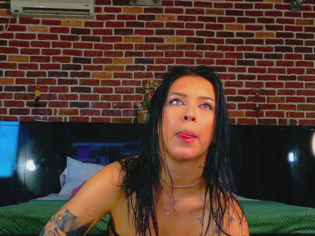 Megansin's BongaCams show and profile