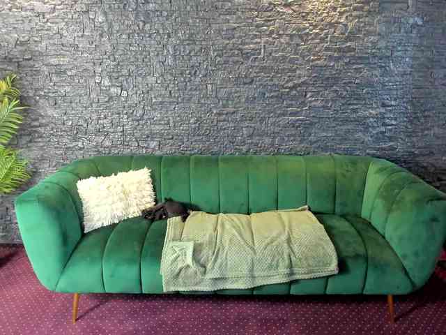 MegaBoobsDee MegaBoobsDee