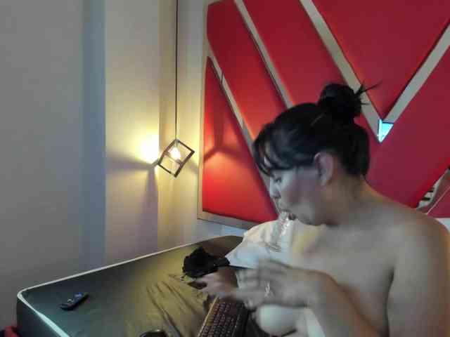 NATHALYMILLER-VC webcam