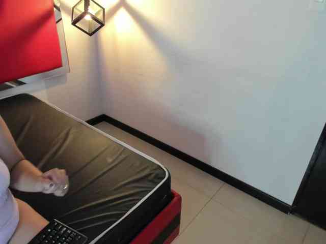 NATHALYMILLER-VC webcam