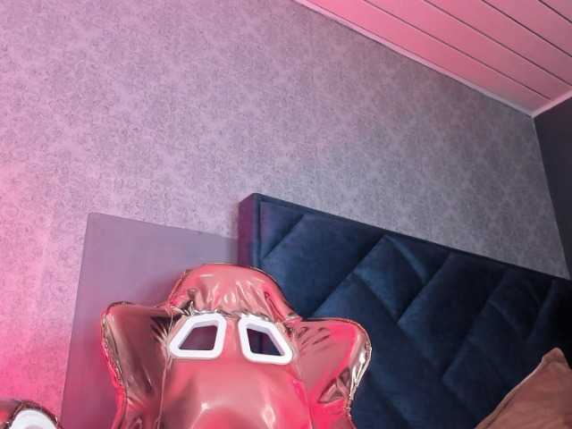  Melody-Hanks chat room