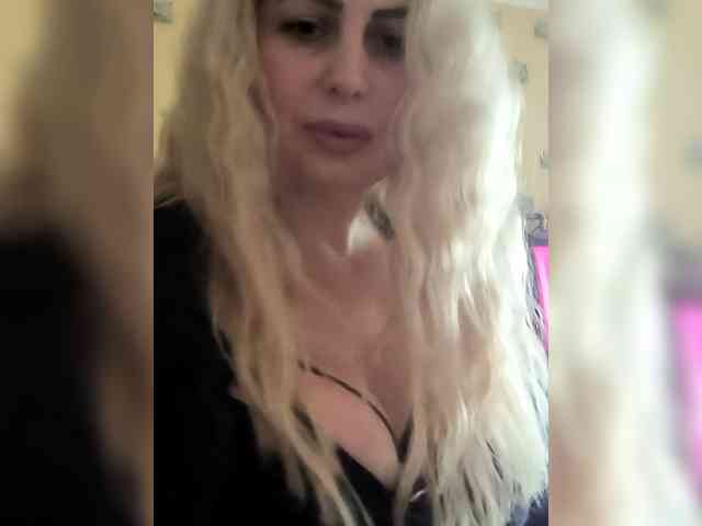 SweetJulia21 Live Webcam on BongaCams