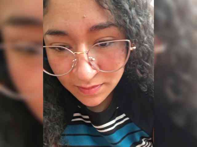 Lexiiee1 webcam