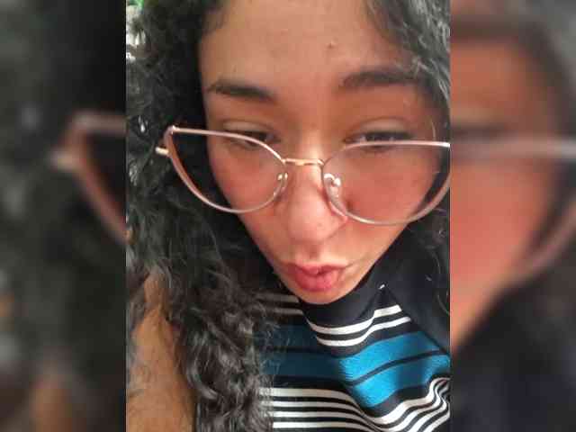 Lexiiee1 webcam