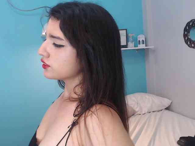 LizRaven webcam