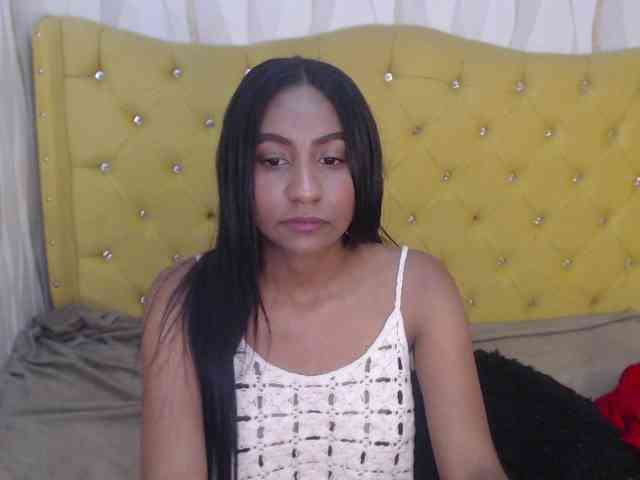 Zoerogers webcam