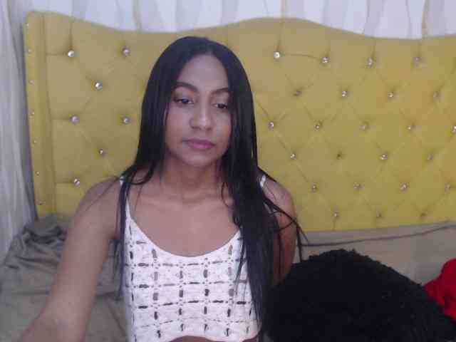 Zoerogers webcam