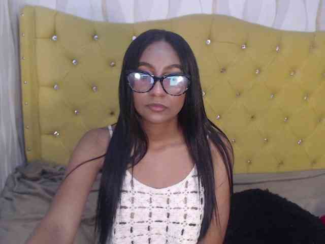 Zoerogers webcam