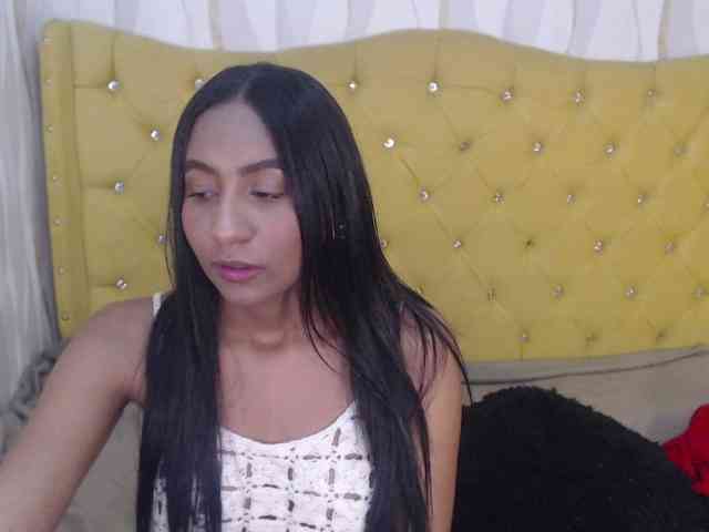 Zoerogers Live Webcam on BongaCams