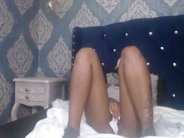 Zoerogers webcam