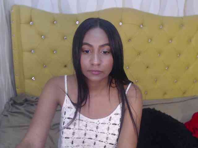 Zoerogers webcam