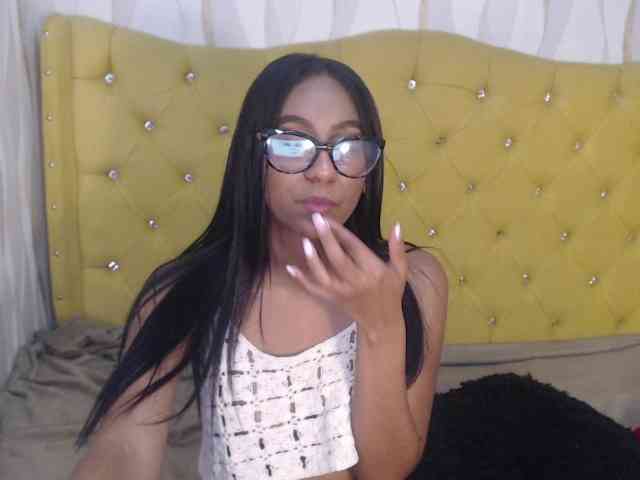 Zoerogers webcam