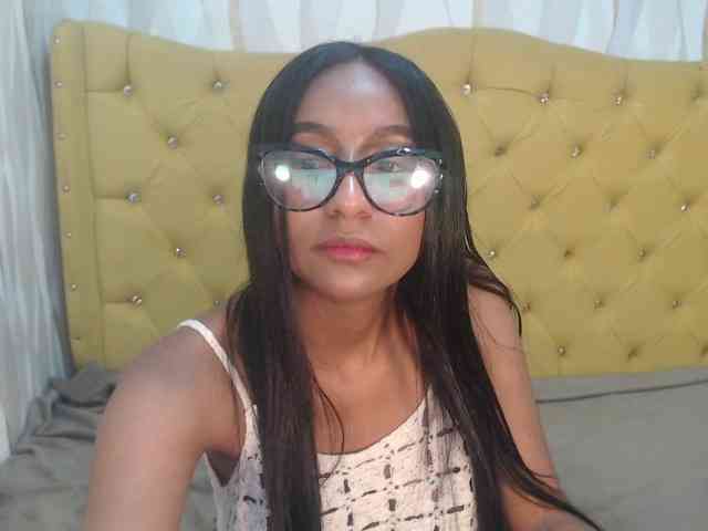 Zoerogers webcam