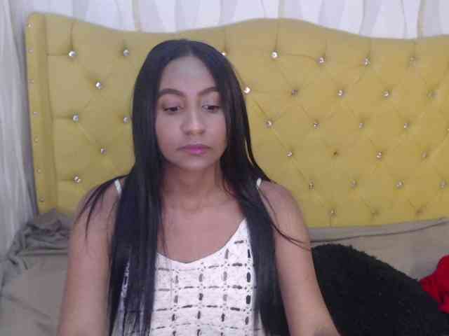 Zoerogers webcam