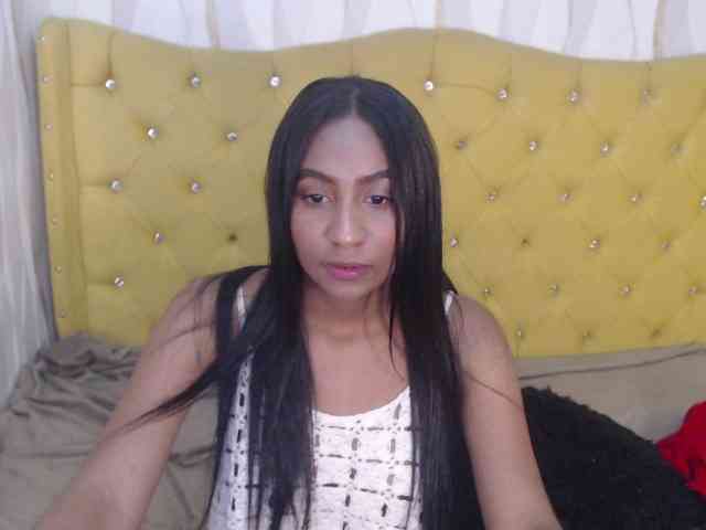Zoerogers webcam
