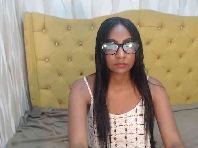 Zoerogers webcam