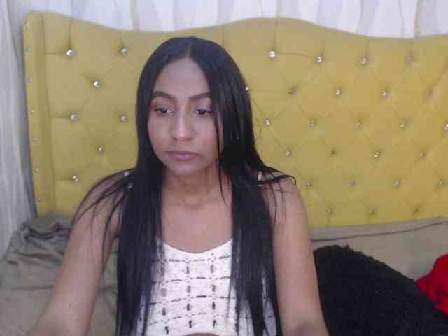Zoerogers webcam