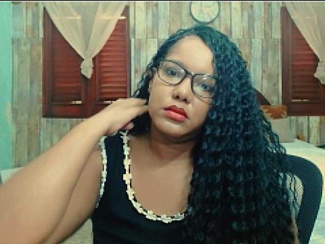 sarahlove16 webcam bongacams model stream image