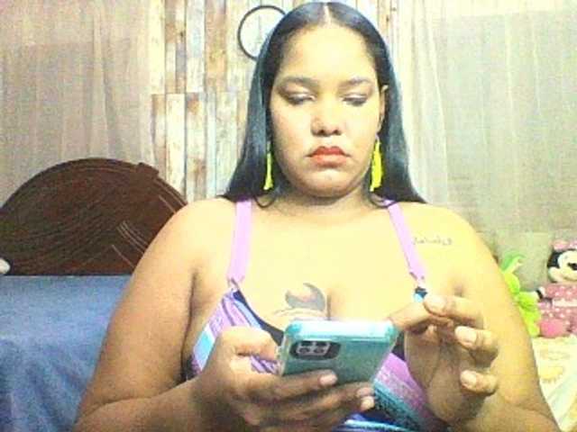 sarahlove16 — hey  LOVENSE ON ! daddy lets play naked 100 tokens