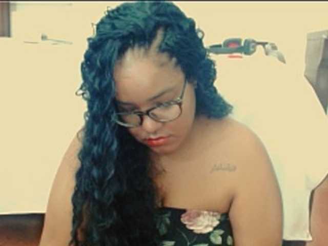 sarahlove16 webcam bongacams model stream image