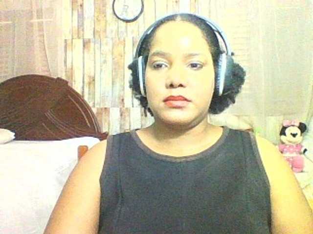 sarahlove16 from BongaCams