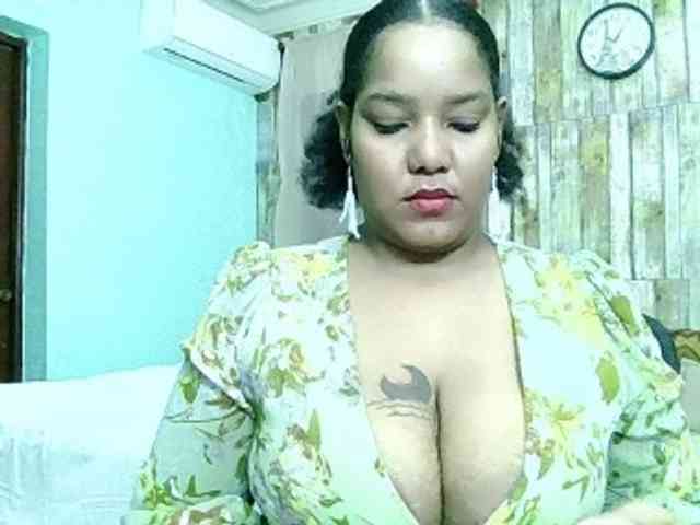 sarahlove16 webcam