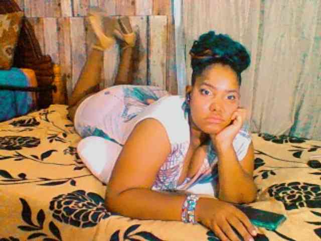 sarahlove16 webcam