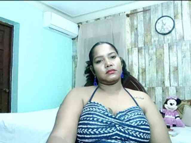 sarahlove16 webcam