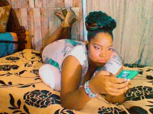 sarahlove16 webcam