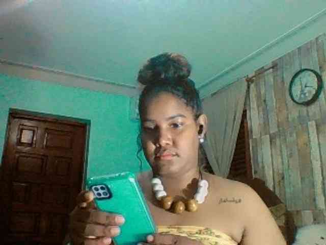 sarahlove16 webcam