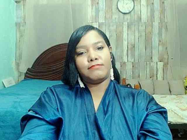 sarahlove16 Live Webcam on BongaCams