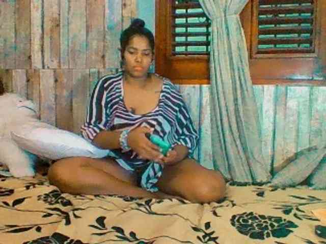 sarahlove16 webcam