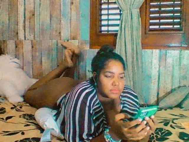 sarahlove16 webcam