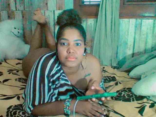 sarahlove16 webcam