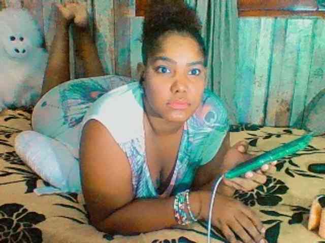 sarahlove16 webcam