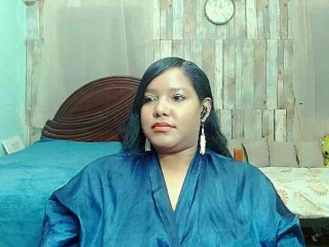 sarahlove16 Live Webcam on BongaCams