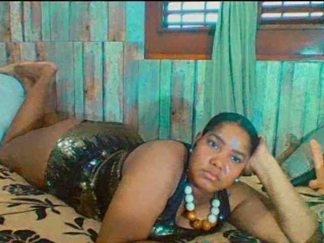 sarahlove16 webcam