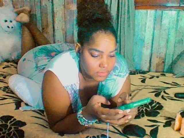 sarahlove16 webcam