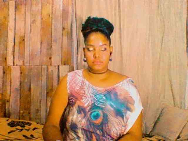 sarahlove16 webcam
