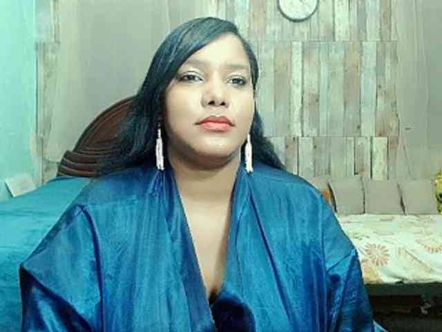 sarahlove16 Live Webcam on BongaCams