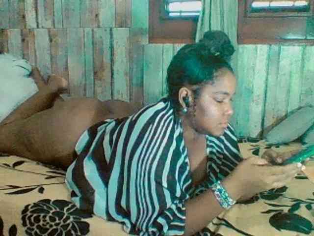 sarahlove16 webcam