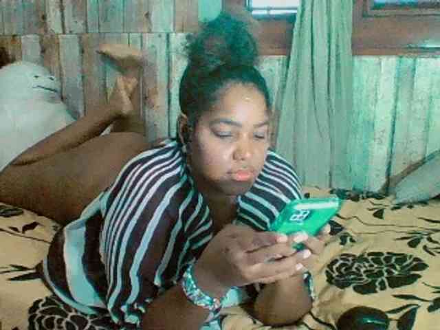 sarahlove16 webcam