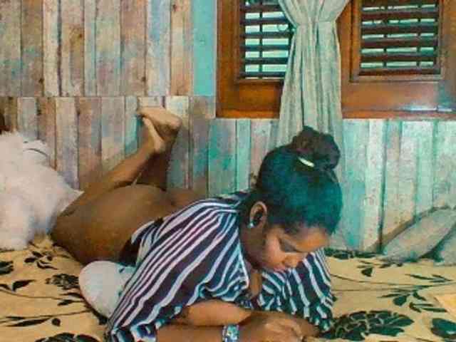 sarahlove16 webcam