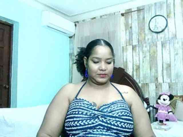 sarahlove16 webcam