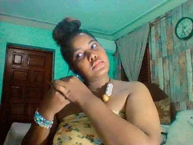 sarahlove16 webcam